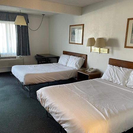 Osawatomie Landmark Inn מראה חיצוני תמונה