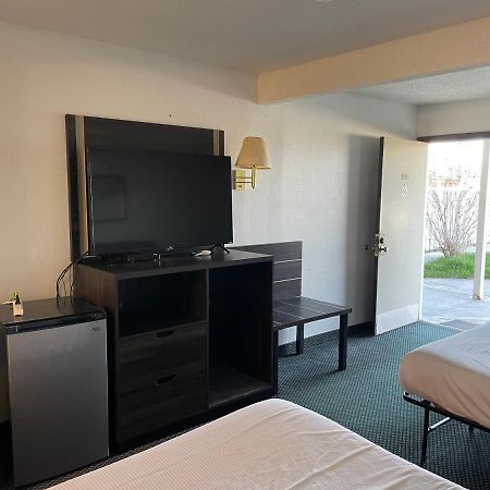Osawatomie Landmark Inn מראה חיצוני תמונה