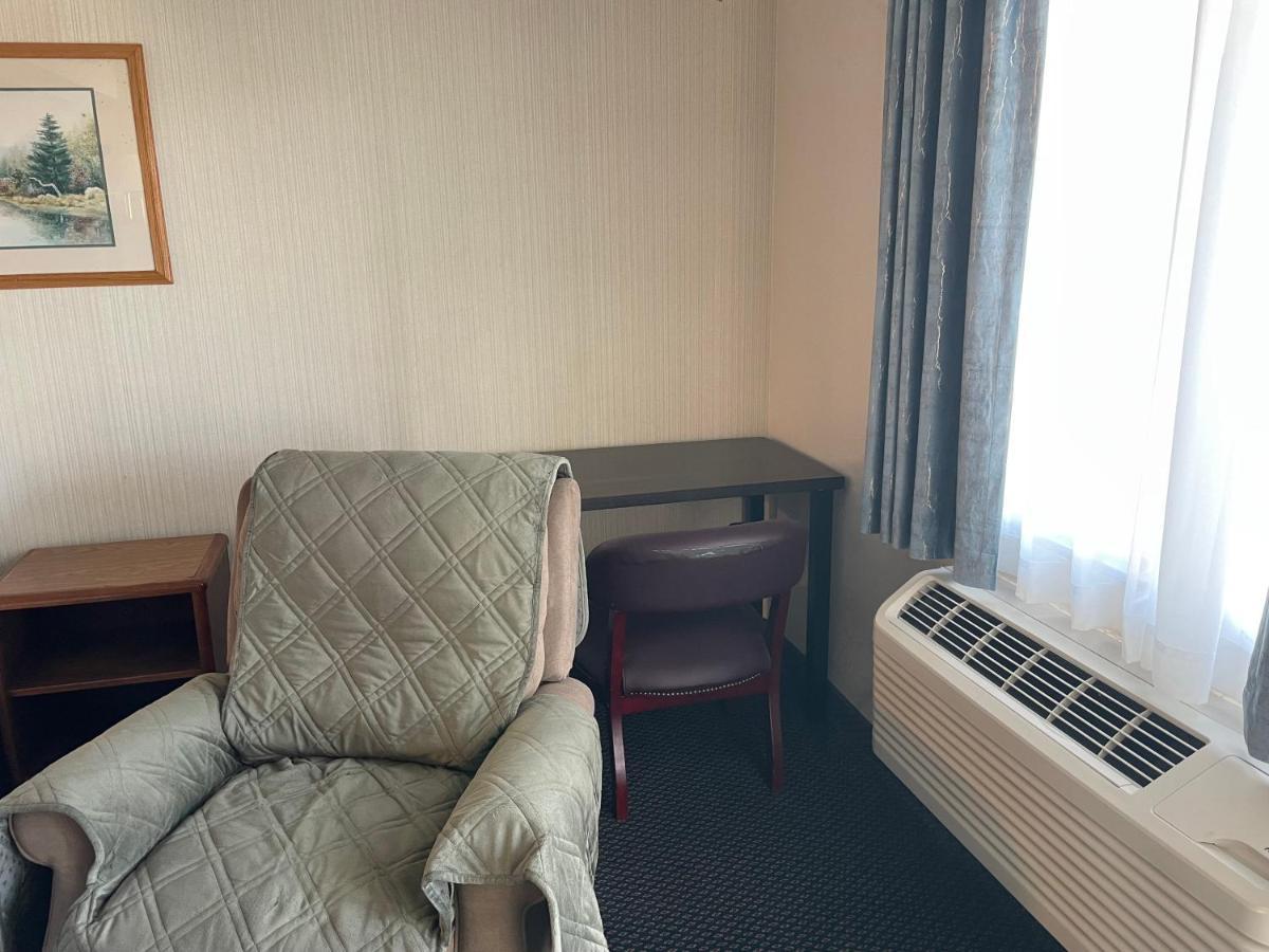 Osawatomie Landmark Inn מראה חיצוני תמונה
