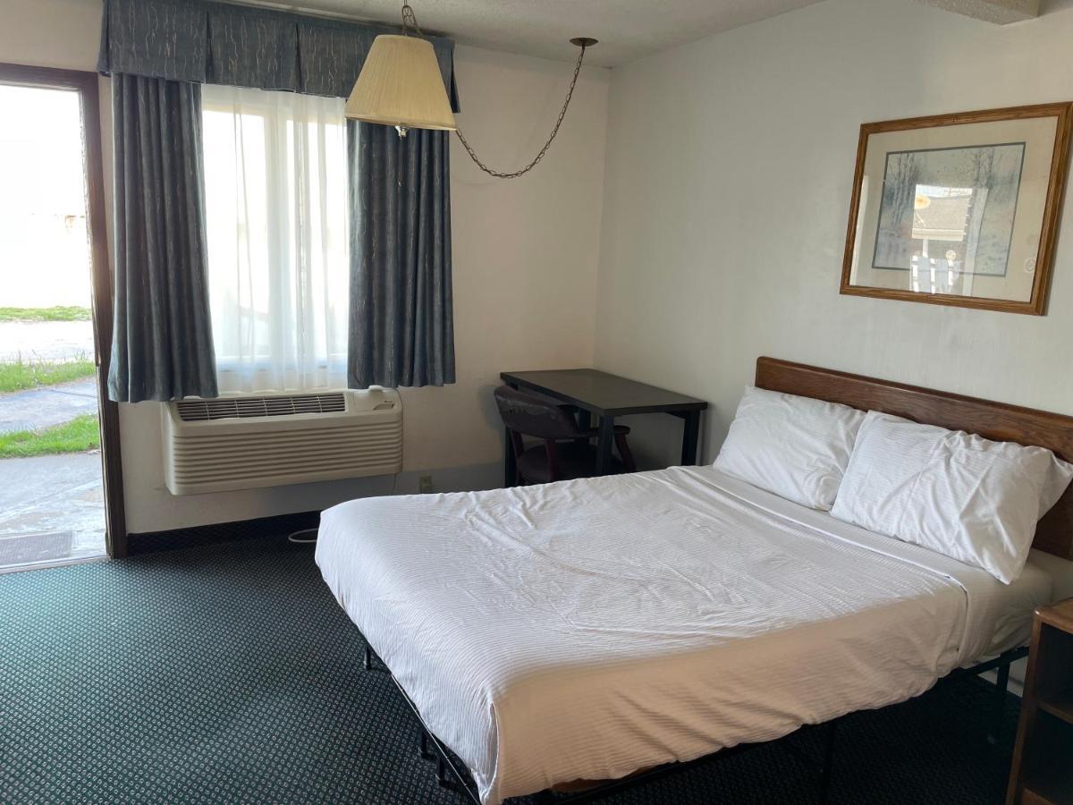 Osawatomie Landmark Inn מראה חיצוני תמונה